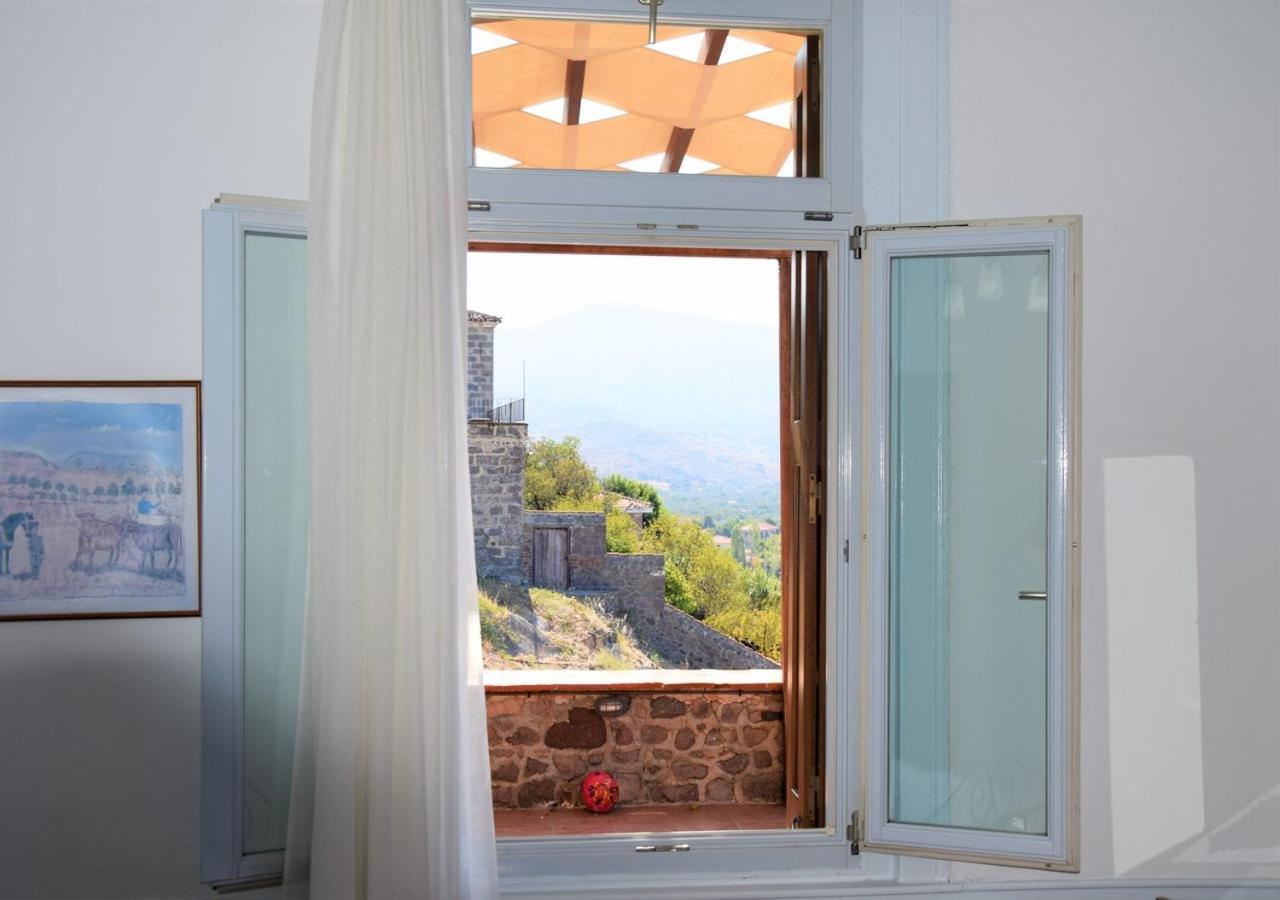 Villa Annie Митимна Экстерьер фото