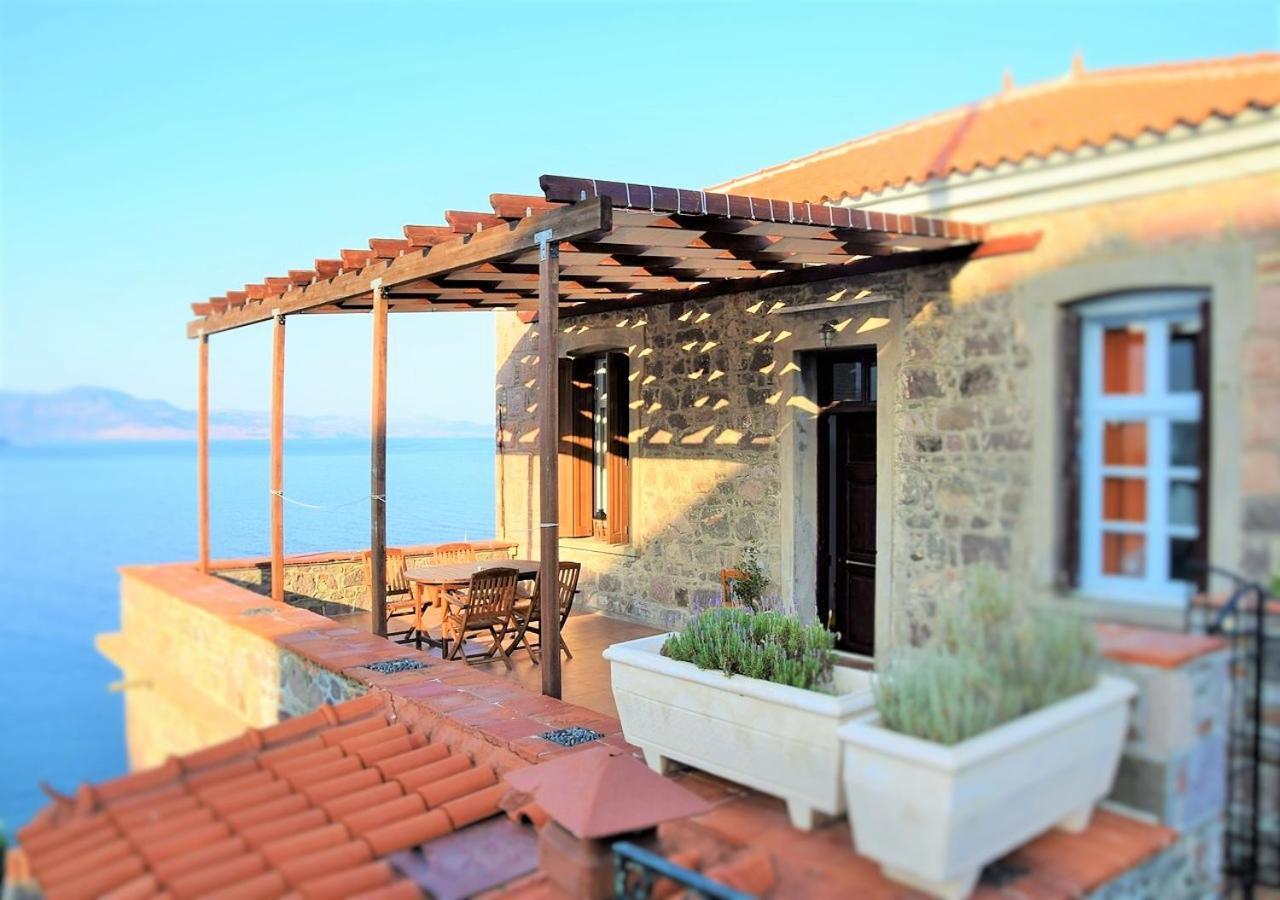 Villa Annie Митимна Экстерьер фото